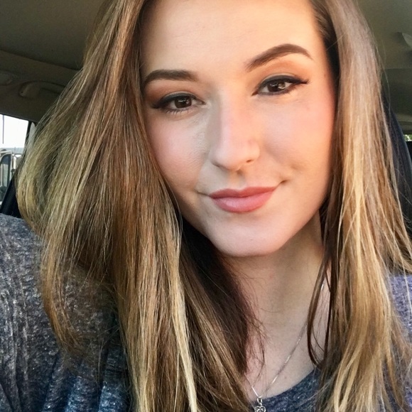 Meet your Posher, Genny - Picture 1 of 1